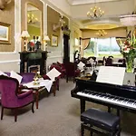 Hotel The 4*
