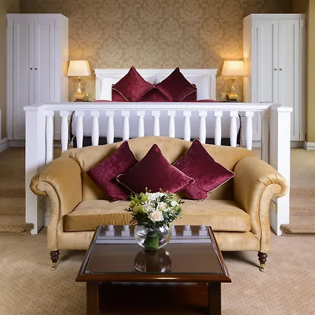 Hotel The 4*