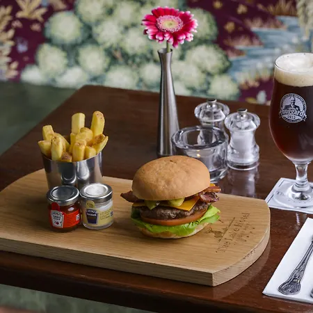 酒店 湖畔酒店 4*